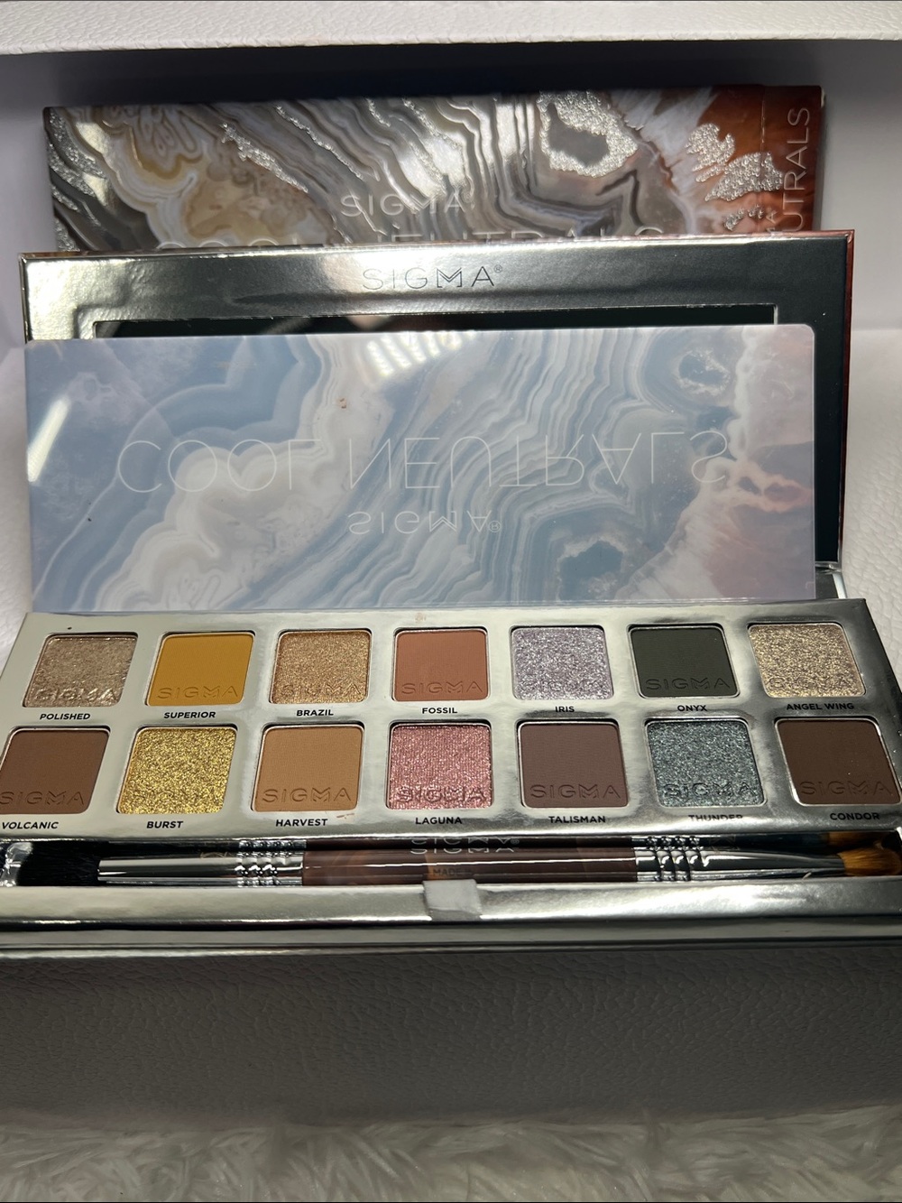 Sigma Beauty Cool Neutrals Eyeshadow Palette - Gold, Pink, Brown, Green, Silver